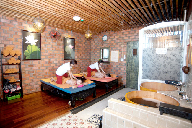 tam-thuoc-la-nguoi-dao-do-cham-spa-massage (5)